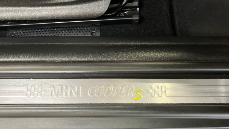 MINI Hatchback 1.5 Cooper Exclusive II 5dr Auto Petrol Hatchback